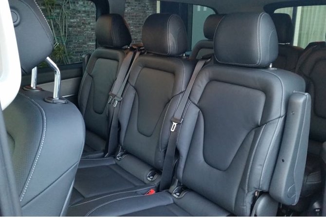 1-15 Persons Taxi or Bus Transfer Amsterdam Airport to Dordrecht - Booking Information