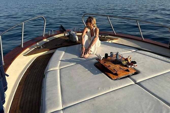 1.5 Hrs Shared Sunset Trip With Drinks and Snacks Frm Positano - Informative and Friendly Skipper