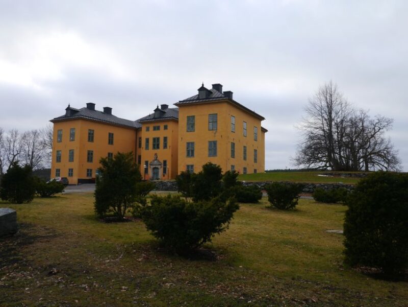 1-Day 7h Royal Palace and Castle Tour From Stockholm - Good To Know