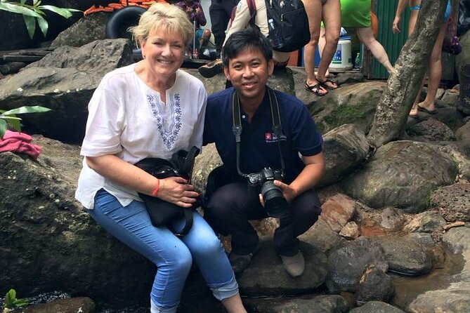 1-Day Angkor Temple Small Group Day Tour - Meeting and Pickup