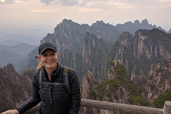 1 Day Guided Adventure of Mt. Huangshan/ the Yellow Mountain - Getting the Most From Your Adventure