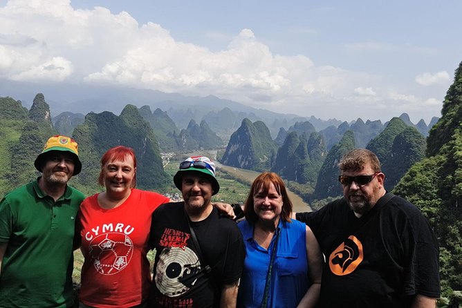 1-Day Guilin Tour to Reed Flute Cave, Xianggong Hill, Bamboo Boat and Night Show - Transportation and Accessibility