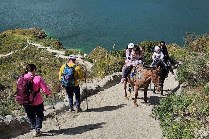 1-Day Hiking Down to Quilotoa Lagoon - Descending to the Quilotoa Lagoon