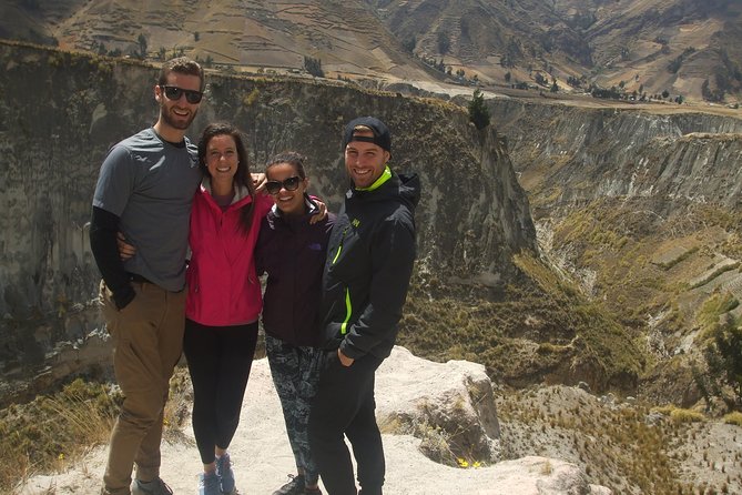 1-Day Hiking Down to Quilotoa Lagoon - Kayaking on the Crater Lake