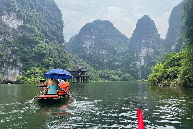 1 Day Luxury Tour to Ninh Binh: Bai Dinh and Trang an With Lunch - Bamboo Boat Ride in Trang An