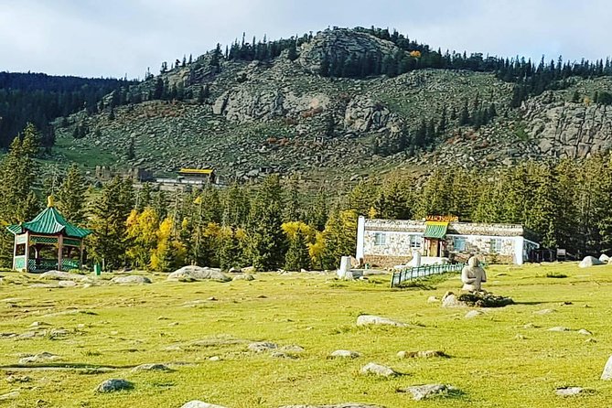 1 Day Manzushir Monastery & Hiking to Tsetsee Gun (Bogd Khan Summit) - Activity Details