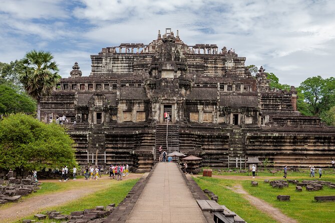 1-Day Private Angkor Temple Tour With Sun Rise by Tuk Tuk From Siem Reap - Private Tuk Tuk Ride