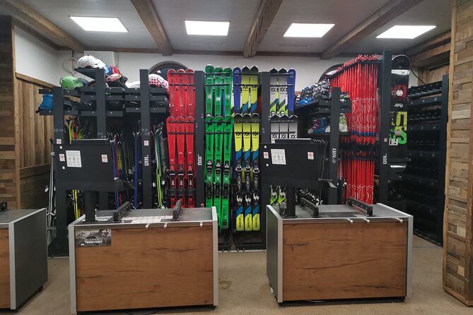 1 Day Ski or Snowboard Equipment Rental in Borovets - Positive Experiences Highlighted