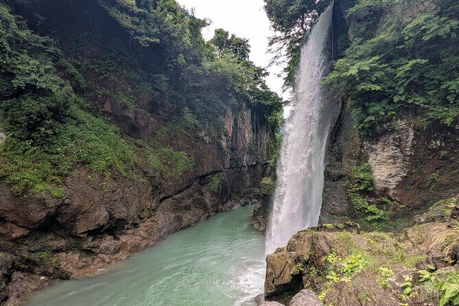 1 Day Tour from Kanazawa Tedori Gorge White Road and Shirakawa Go - The Itinerary in Detail: What to Expect