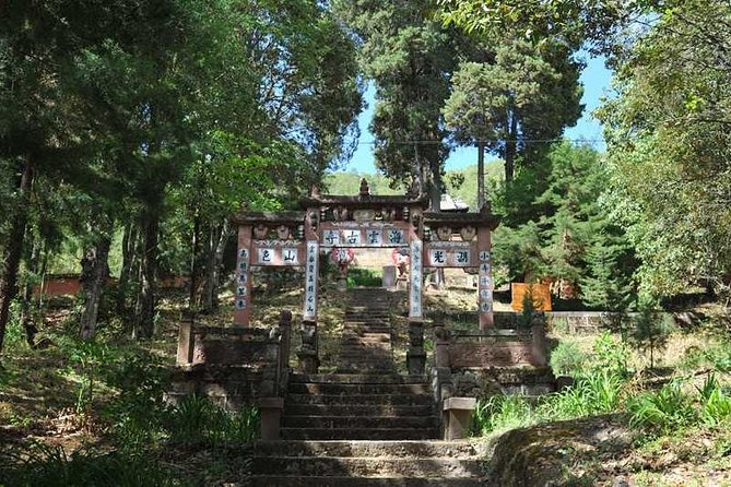 1 Day Tour in Shaxi Old Town and Shibaoshan Mountain From Lijiang - Visit Baoxiang Temple