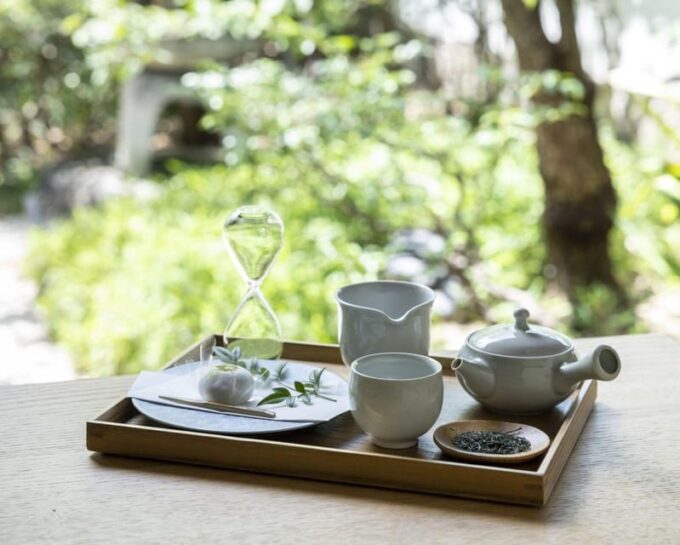 1-Day Tour: Nagoya Castle, Gardens & Historic Estate - Booking and Reservations