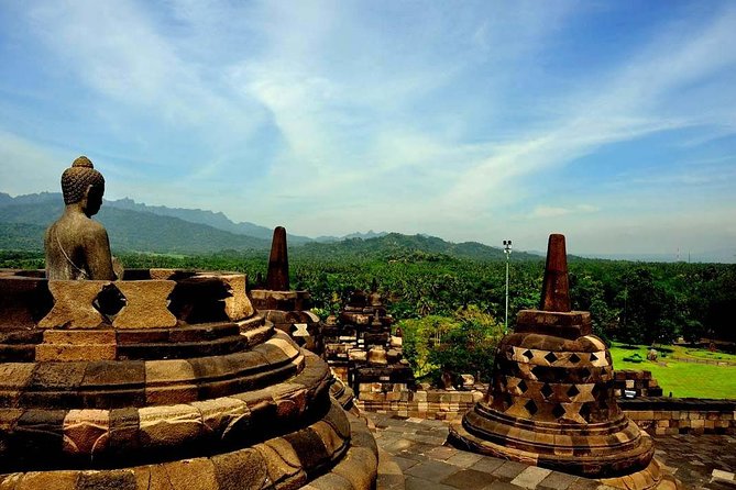1-Day Yogyakarta Borobudur Prambanan - PRIVATE Tour With GUIDE - Meeting and Pickup