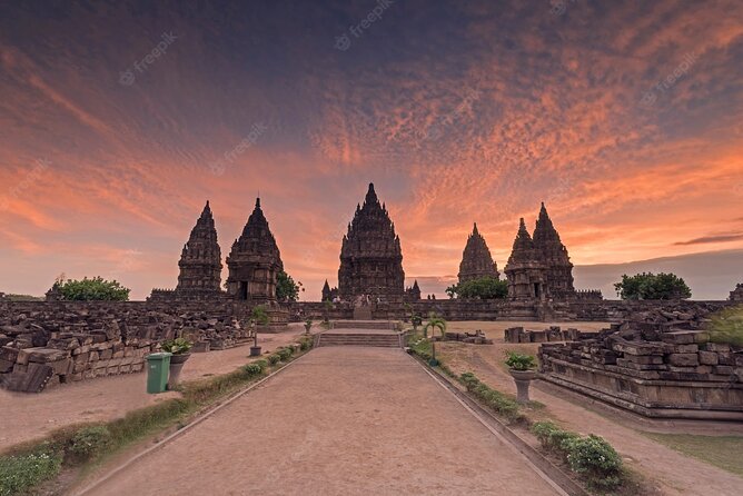 1 Day Yogyakarta Tour ( Borobudur Temple, Merapi Lava Tour, Prambanan Temple) - Merapi Volcano
