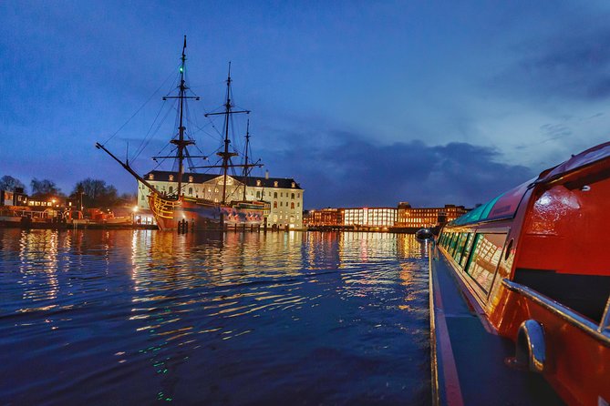 1-Hour Amsterdam Evening Canal Cruise - Included Services and Amenities