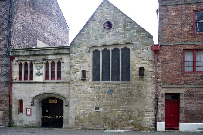 1-Hour and a Half Walking Guided Tour in Medieval Newcastle - What to Expect