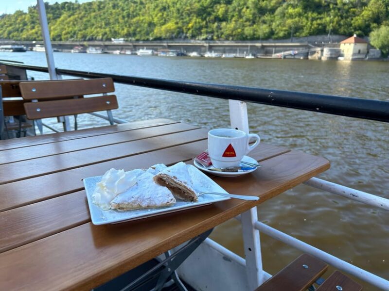 1 Hour Boat Cruise With Fragrant Coffee and Homemade Strudel - Pricing and Reservations