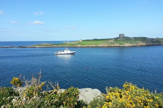 1 Hour Boat Trip From Howth to Dun Laoghaire - Onboard Amenities and Features