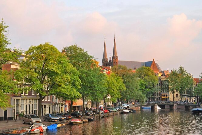 1-Hour Canal Cruise in the Evening - Key Points