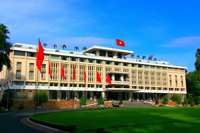 1-Hour Cyclo Trip Combined Vietnamese Family Meal - Itinerary Details