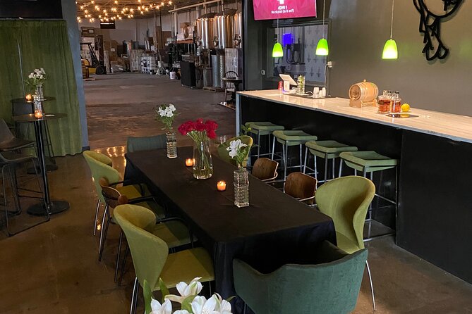 1-Hour Distillery Tour & Tasting in Dallas - Tour Duration and Group Size