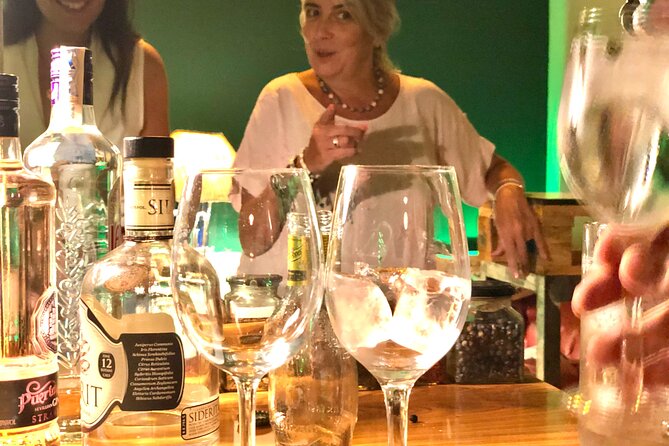 1-Hour Gin Tonics Guided Workshop With Special View in Madrid - Highlights of the Workshop