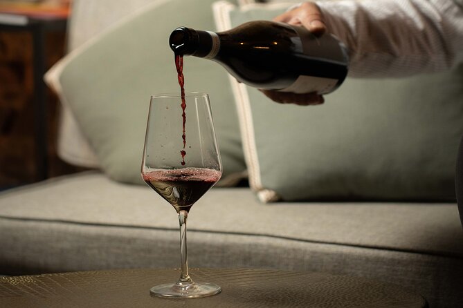 1-Hour Guided Tuscan Wine Tasting in Florence - Host Expertise