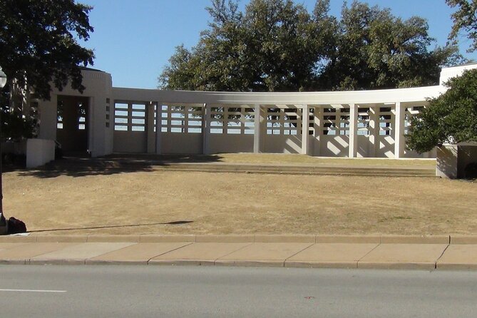 1-Hour JFK Assassination Walking Tour - Included and Excluded Tour Features