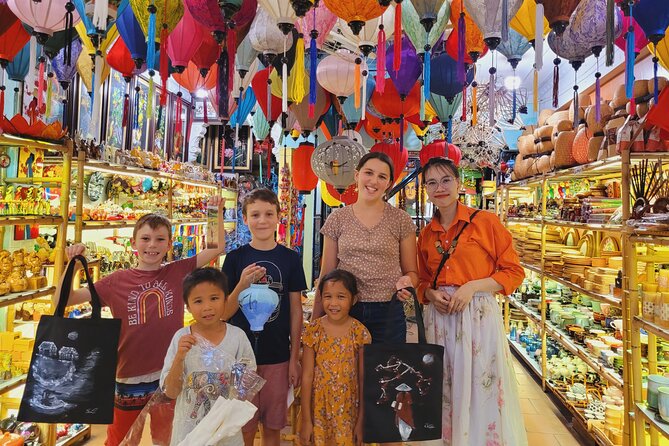 1-Hour Lantern Making Class in Hoi An - Class Size and Accessibility