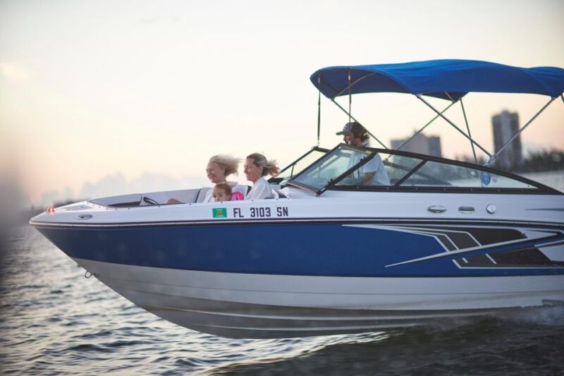 1 Hour Miami Private Boat Ride With Champagne and Captain - Amenities and Inclusions