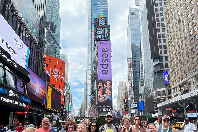 1 Hour Morning Walking Tour in Times Square NYC - Discovering the New York Yacht Club
