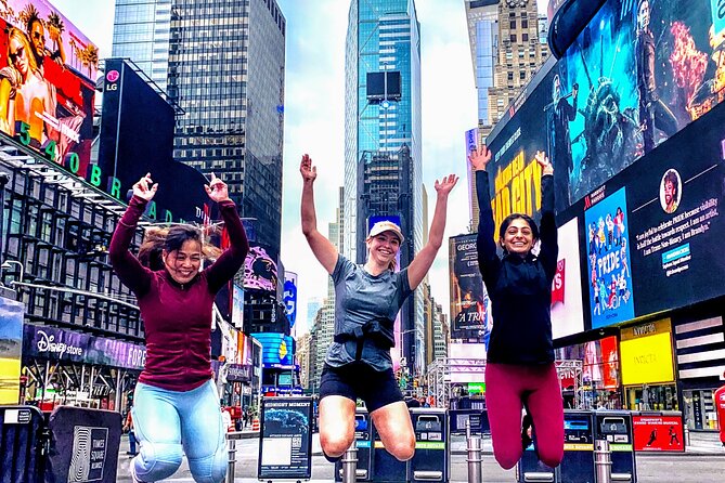 1 Hour Morning Walking Tour in Times Square NYC - Discovering the New York Yacht Club