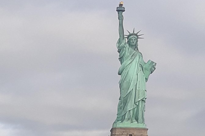 1-hour New York City Skyline Sightseeing Cruise - Highlights of the Cruise
