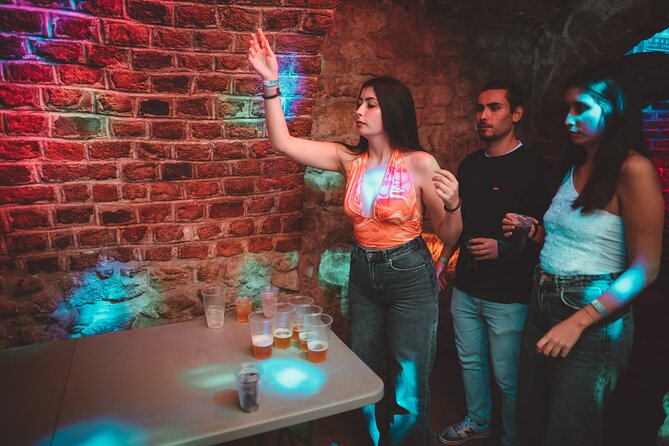 1 Hour of Open Bar With Krakow Animals Crawl + VIP Entry to Best Clubs - Crawling Through Krakow