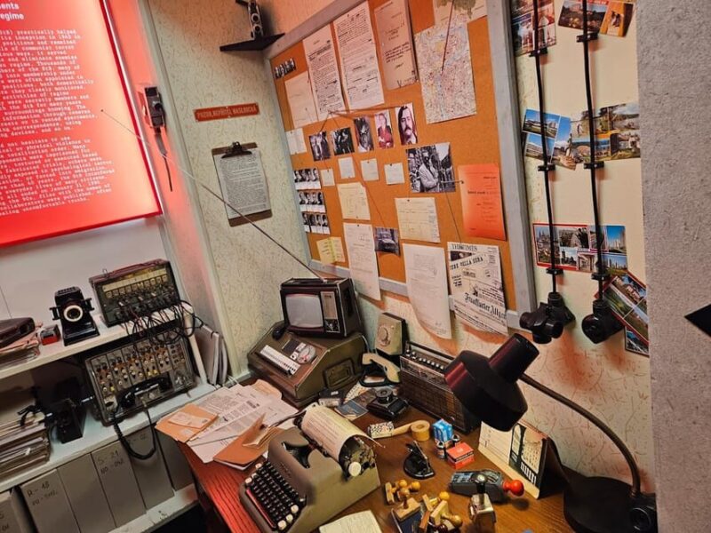 1-Hour Orientation Tour by Bus and Museum Story of Prague - Inclusion and Experience