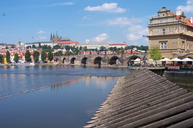 1 Hour Prague Panoramic Vltava River Sightseeing Cruise - Boarding and Logistics