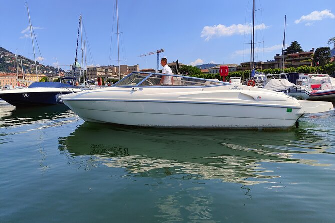 1 Hour Private Boat Tour on the Wonderful Lake Como - Discovering Charming Lakeside Villas