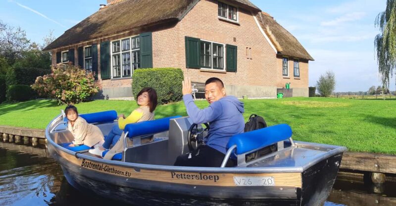 1 Hour Private Boattour With Local Captain Max 4 Persons - Booking Information