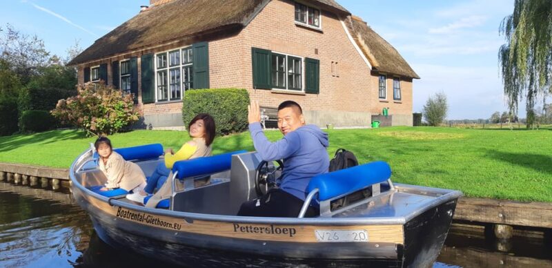 1 Hour Private Boattour With Local Captain Max 4 Persons - Duration and Pricing
