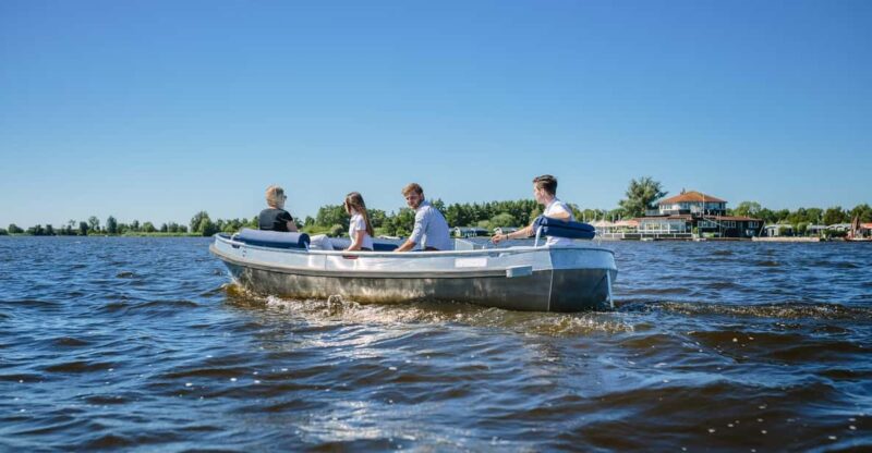 1 Hour Private Boattour With Local Captain Max 8 Persons - Boat Features