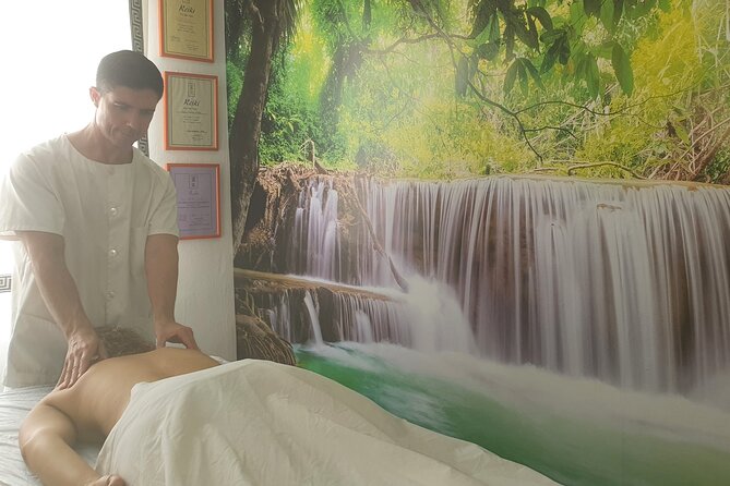 1 Hour Private Chiromassage Session in Seville - Tibetan Bowls and Reiki