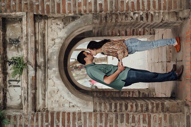 1 Hour Private Experience in Hanoi With Professional Photographer - Delivering High-Quality Photos