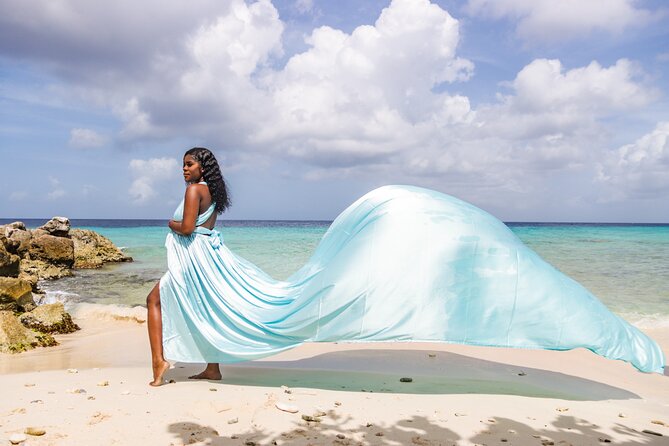 1 Hour Private Flying Dress Photoshoot in Curacao - Meeting and Pickup