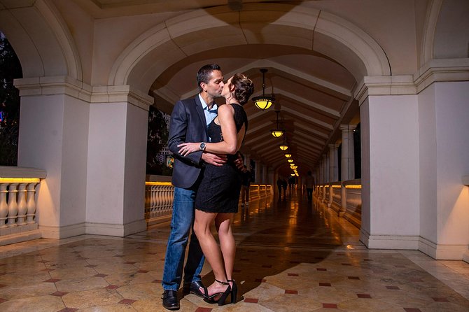 1 Hour Private Limo Photo Tour - Pickup and Transportation