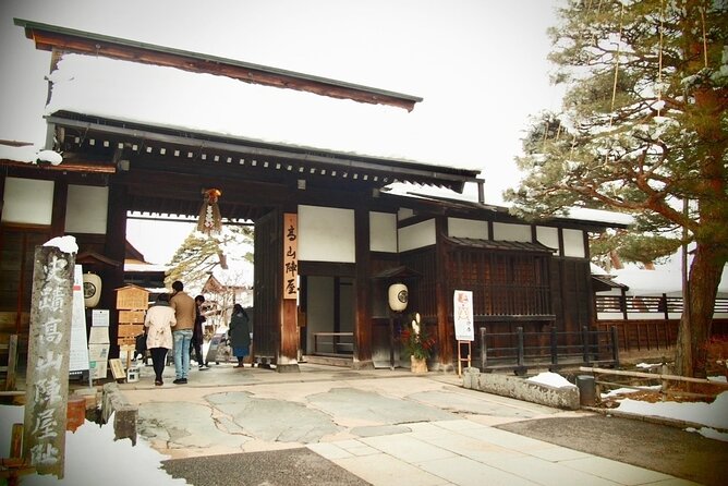 1 Hour Private Photoshoot at Gifu From Hida to Takayama - Inclusions
