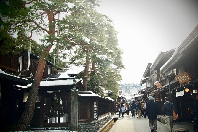 1 Hour Private Photoshoot at Gifu From Hida to Takayama - Photoshoot Experience