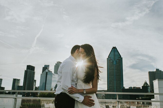 1-Hour Private Professional Photo Session Tour in Montreal - Booking Information