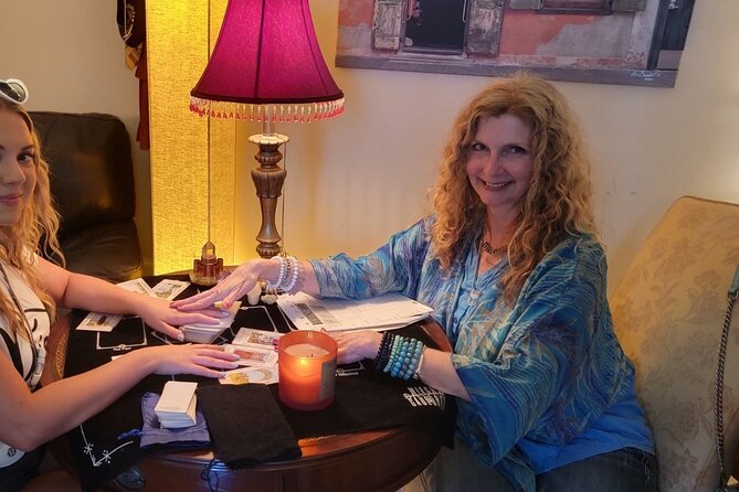 1 Hour Private Tarot Reading in Wilmington - Delve Into the Tarot Reading and Guidance