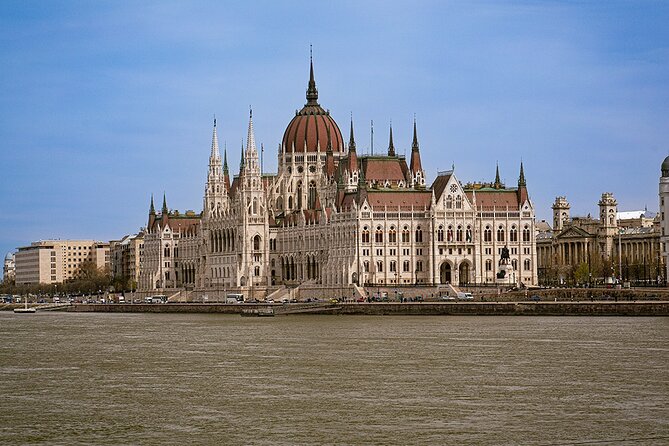 1 Hour Sightseeing Cruise in Budapest - Landmarks and Highlights