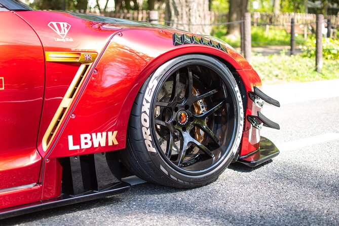 1 Hour Tokyo Tour in Liberty Walk Nissan GTR - Onboard Amenities