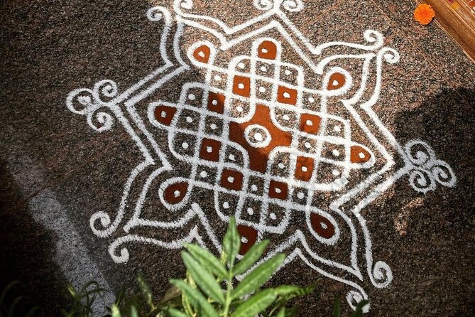 1-Hour Traditional Kolam Art Class Using Colored Flour With Guide - Key Points